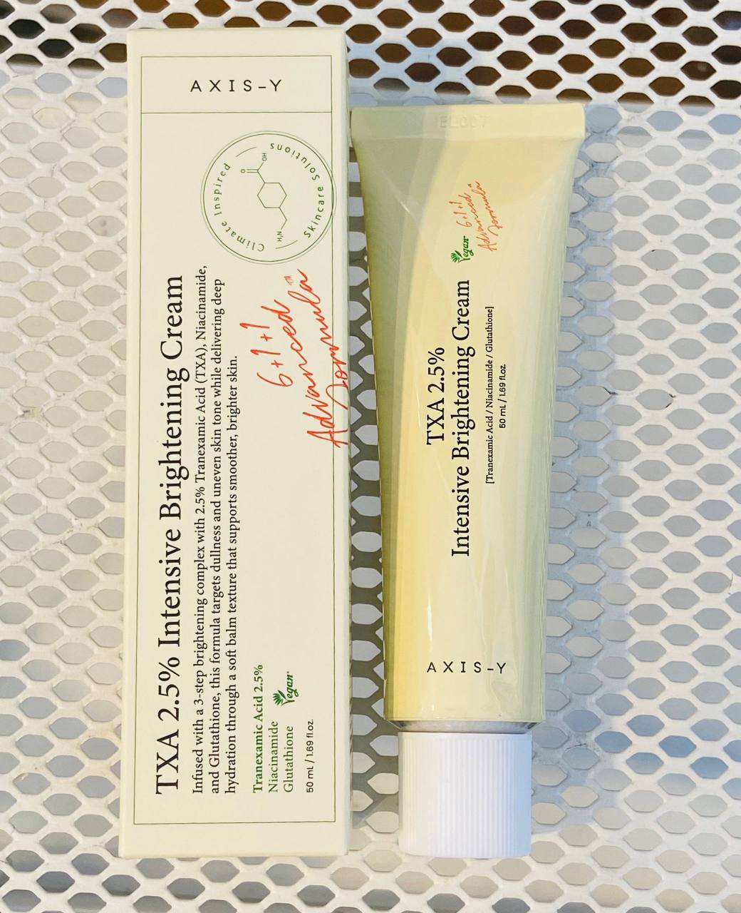 Axis-Y TXA 2.5% Dark Spot Correcting Glow Cream
