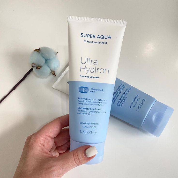 Missha Super Aqua Ultra Hyalron Foaming Cleanser